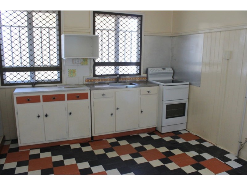 10 Robinson Street, Maryborough QLD 4650