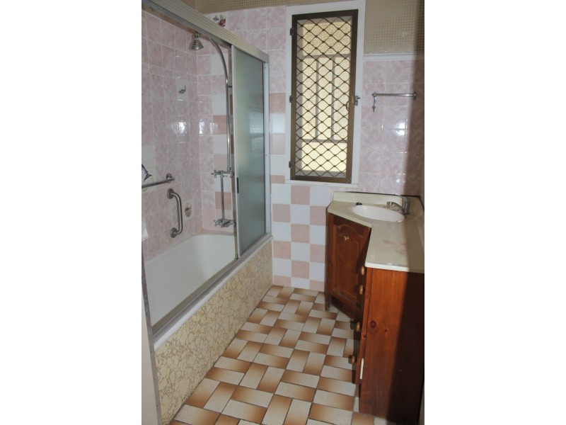 10 Robinson Street, Maryborough QLD 4650