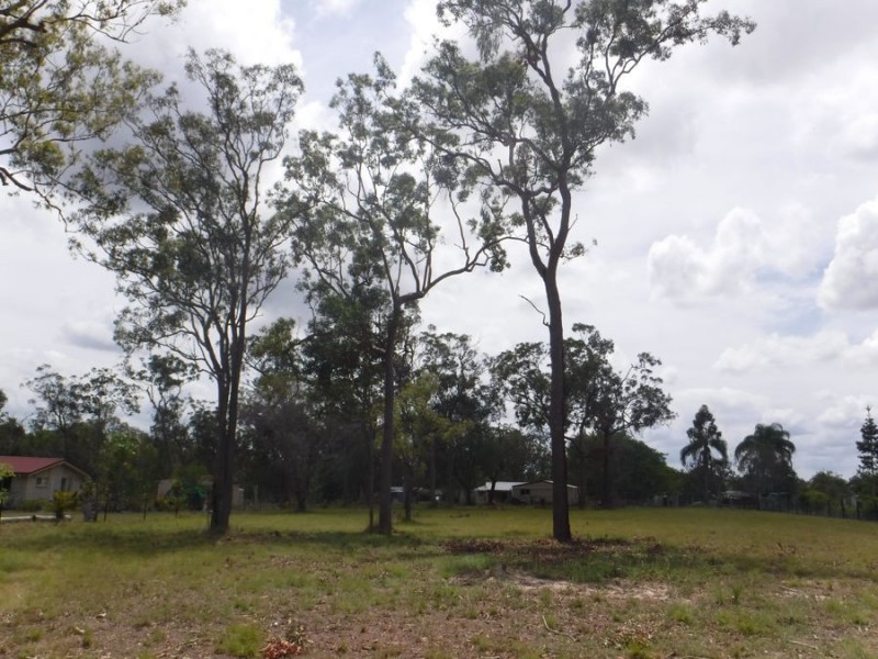 229 Woocoo Drive, Oakhurst QLD 4650