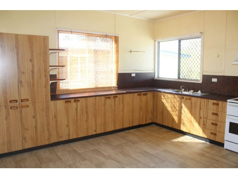 171 Cambridge Street, Granville QLD 4650