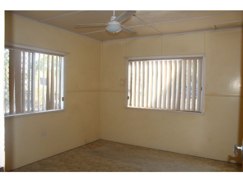 171 Cambridge Street, Granville QLD 4650