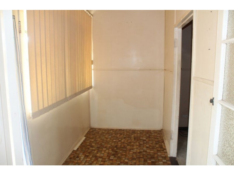 171 Cambridge Street, Granville QLD 4650