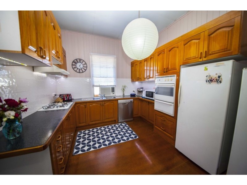 28 Dale Street, Granville QLD 4650