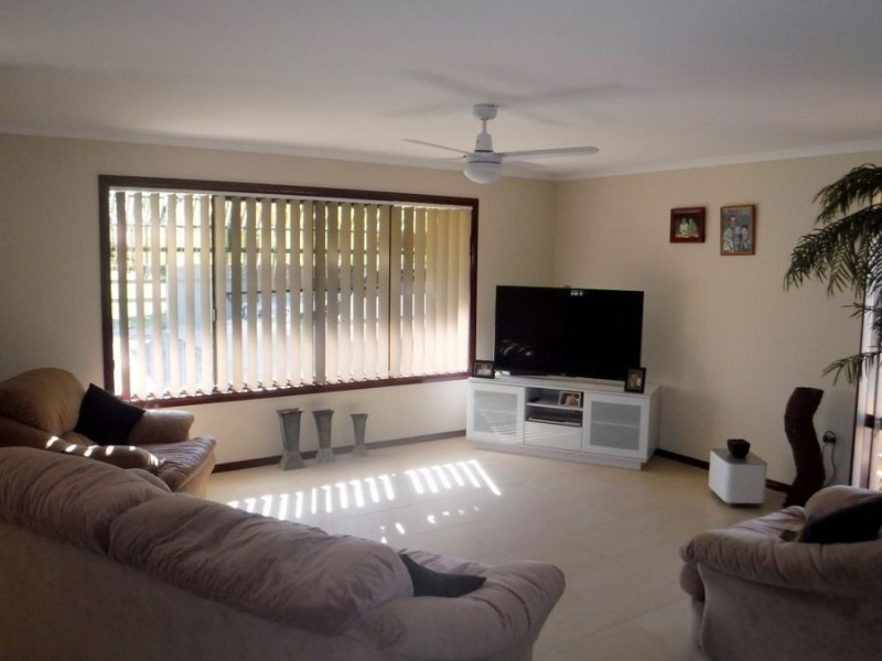 7 Sims Road, Oakhurst QLD 4650