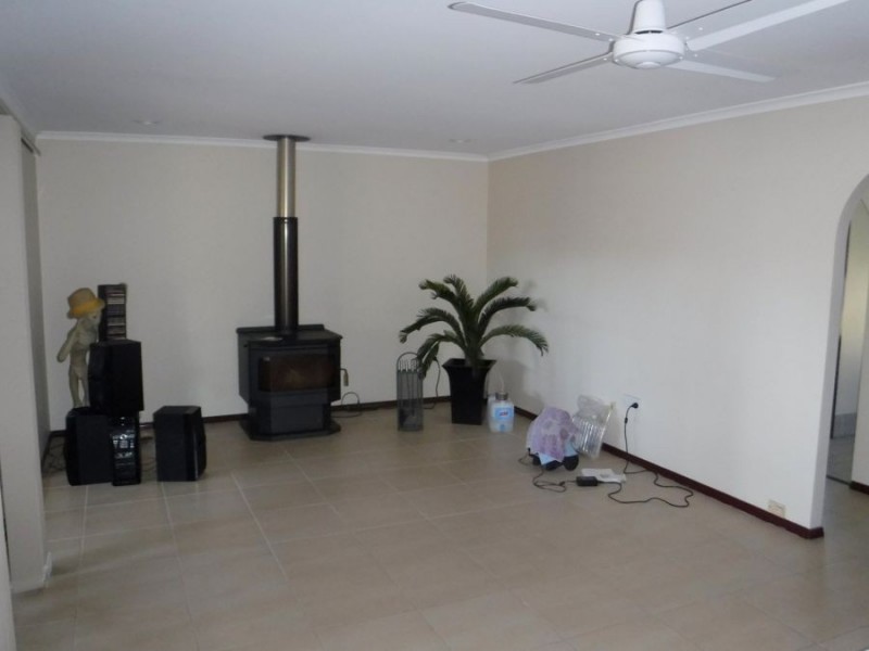 7 Sims Road, Oakhurst QLD 4650