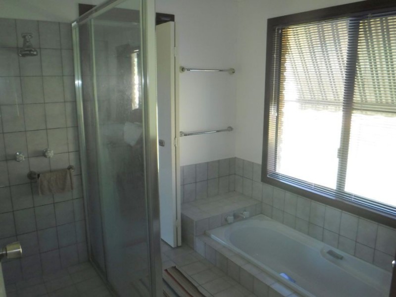 7 Sims Road, Oakhurst QLD 4650