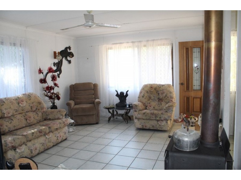 41 Petersen Road, Owanyilla QLD 4650