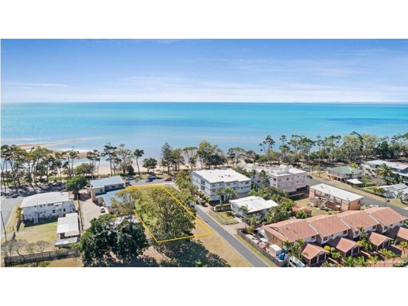 323 Esplanade, Scarness QLD 4655