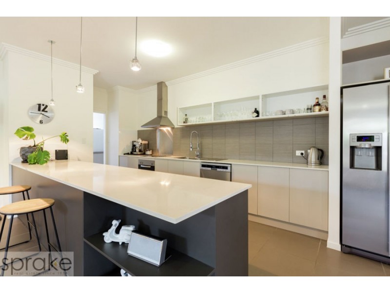 8 Dugong Avenue, Pialba QLD 4655
