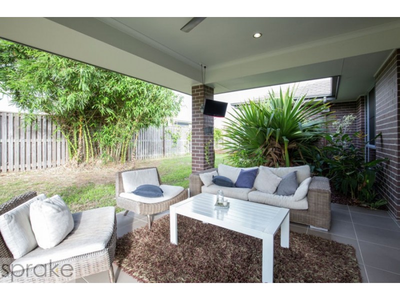 8 Dugong Avenue, Pialba QLD 4655