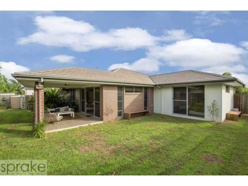 8 Dugong Avenue, Pialba QLD 4655