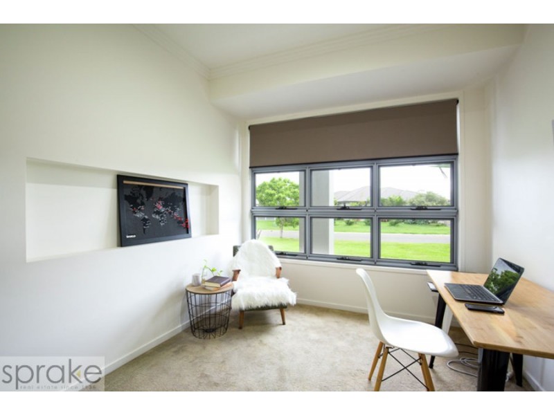 8 Dugong Avenue, Pialba QLD 4655