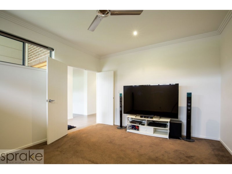 8 Dugong Avenue, Pialba QLD 4655