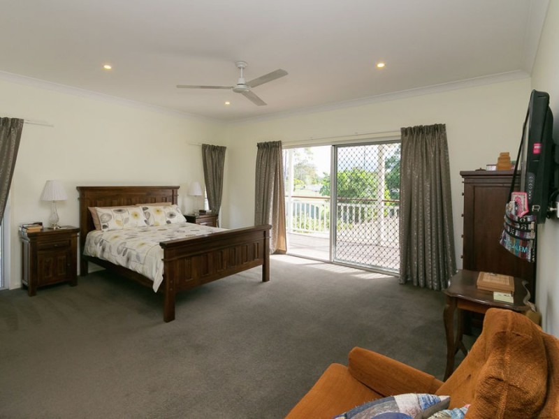 106 Woocoo Drive, Oakhurst QLD 4650