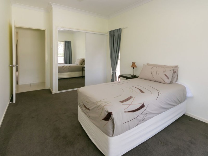 106 Woocoo Drive, Oakhurst QLD 4650