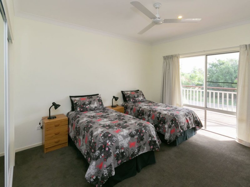 106 Woocoo Drive, Oakhurst QLD 4650