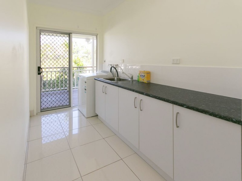 106 Woocoo Drive, Oakhurst QLD 4650