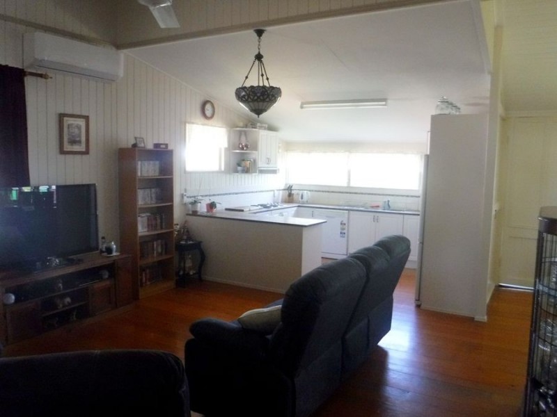 70 Fort Street, Maryborough QLD 4650