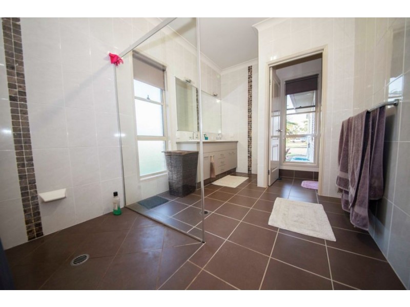 95 Charles Bruce Drive, Oakhurst QLD 4650