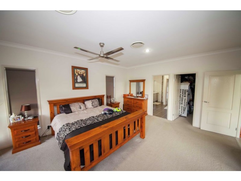 95 Charles Bruce Drive, Oakhurst QLD 4650