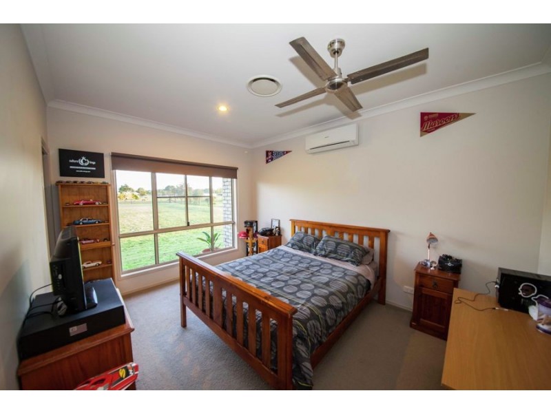 95 Charles Bruce Drive, Oakhurst QLD 4650