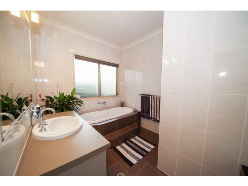 95 Charles Bruce Drive, Oakhurst QLD 4650