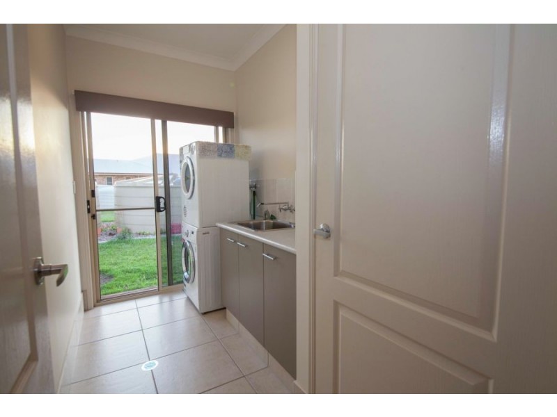 95 Charles Bruce Drive, Oakhurst QLD 4650