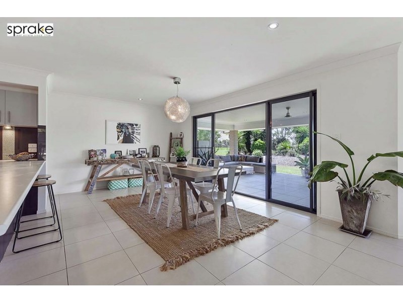 93 Dunmall Drive, Oakhurst QLD 4650