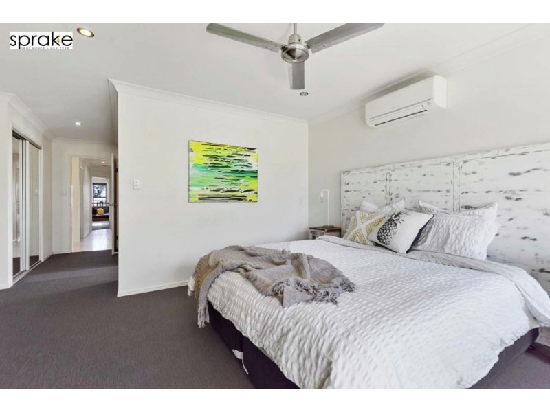 93 Dunmall Drive, Oakhurst QLD 4650