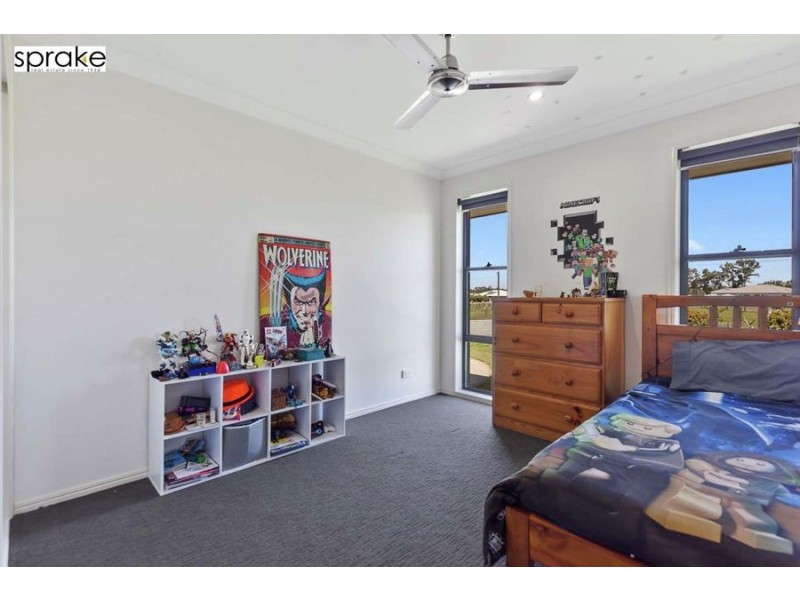 93 Dunmall Drive, Oakhurst QLD 4650