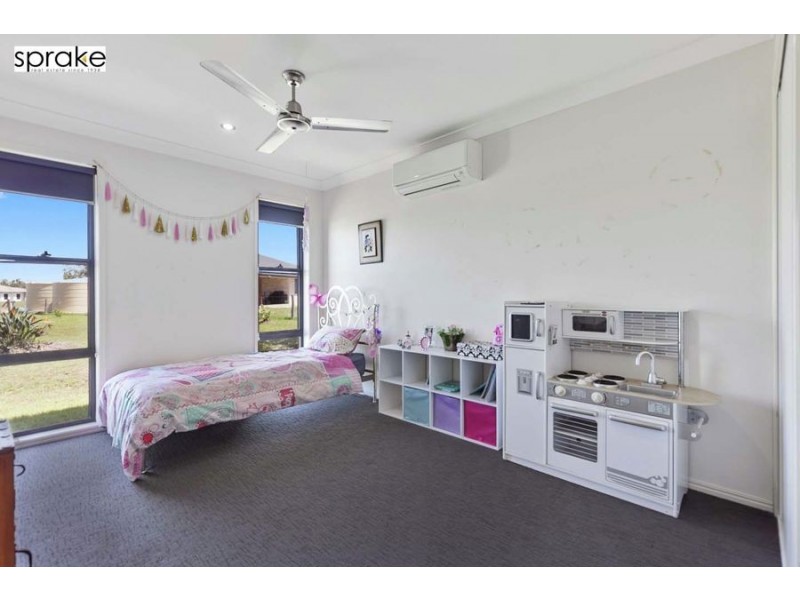 93 Dunmall Drive, Oakhurst QLD 4650