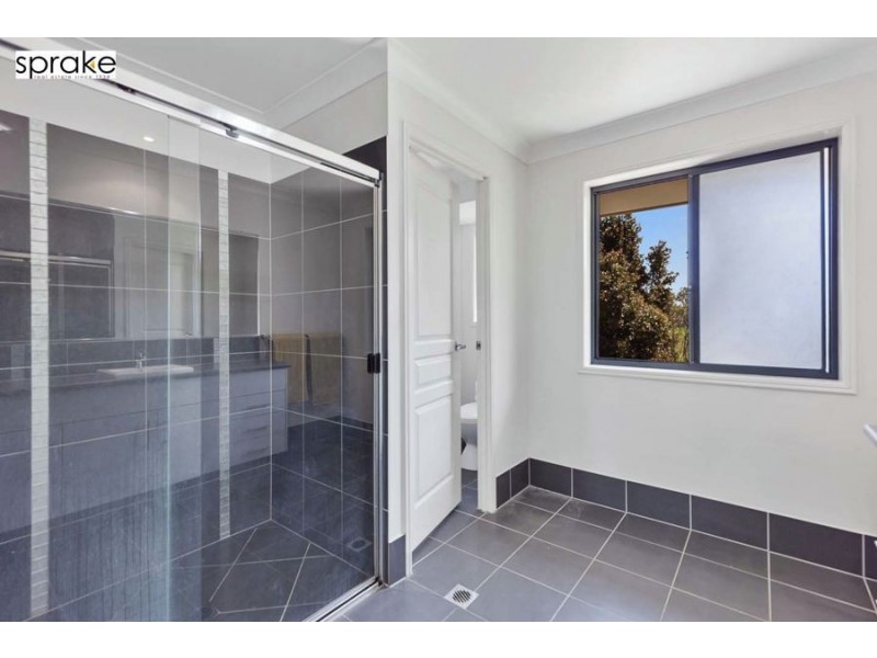 93 Dunmall Drive, Oakhurst QLD 4650