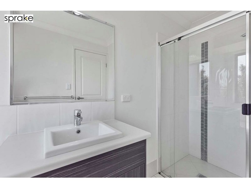 93 Dunmall Drive, Oakhurst QLD 4650