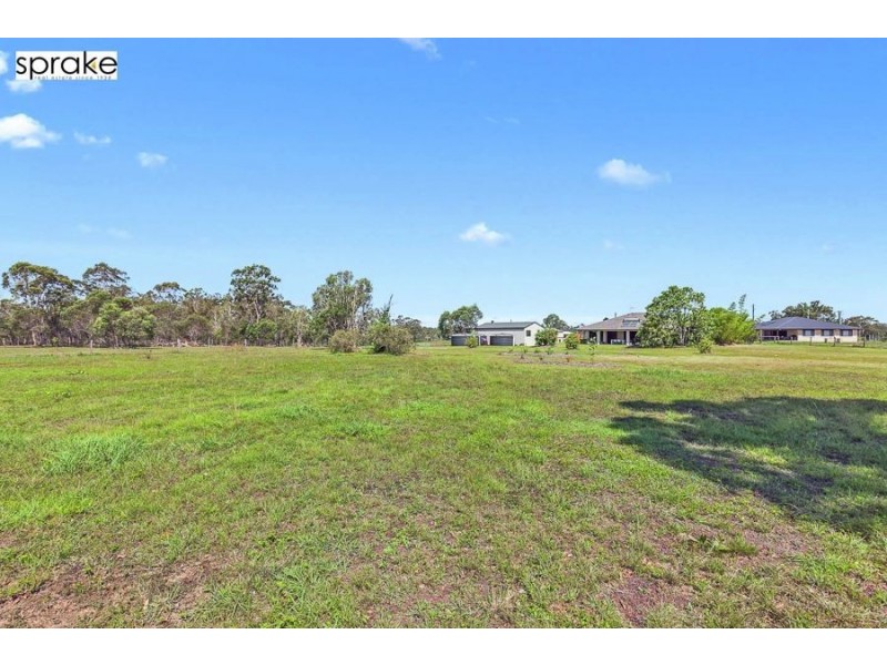 93 Dunmall Drive, Oakhurst QLD 4650