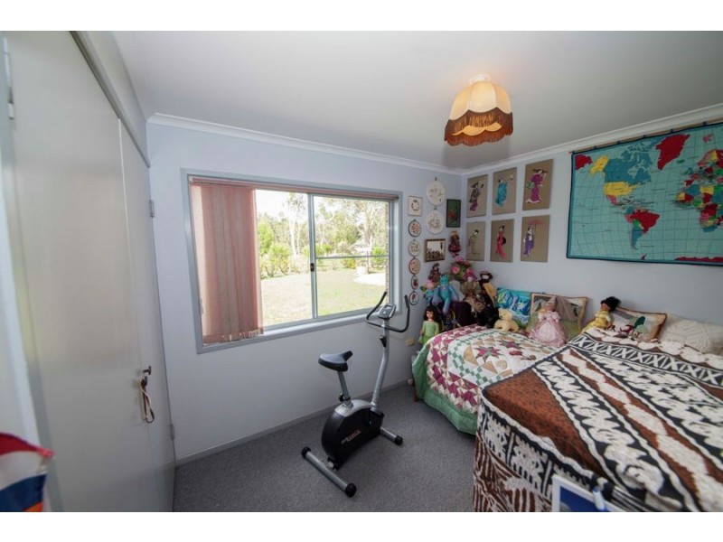 34 Amanda Avenue, Oakhurst QLD 4650