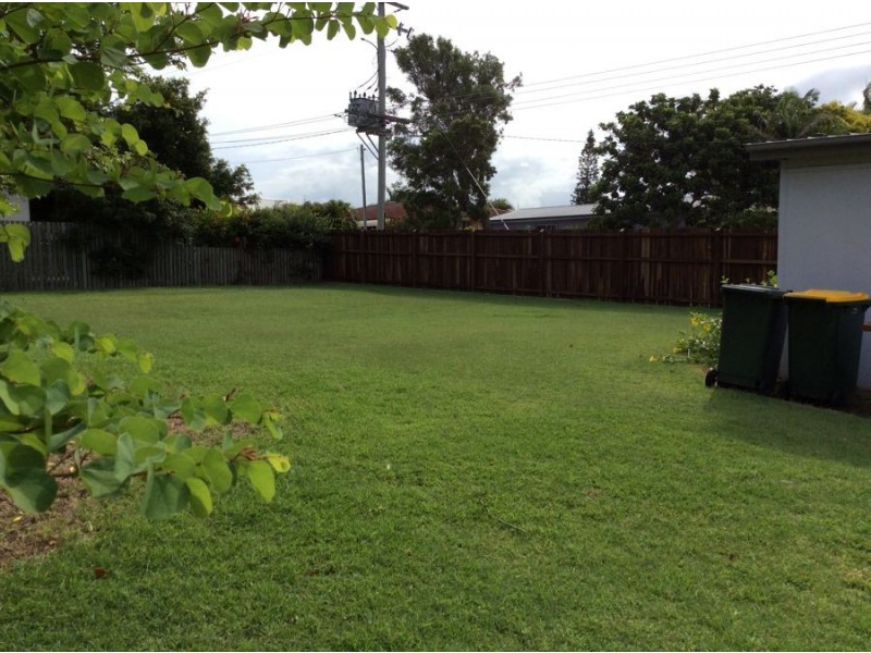 1 Andrew Street, Pialba QLD 4655