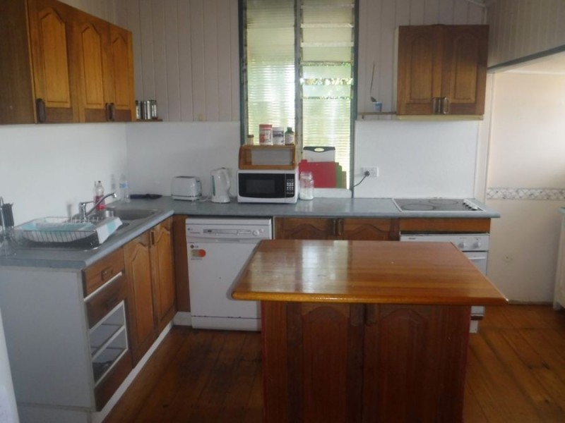 157 Cambridge Street, Granville QLD 4650