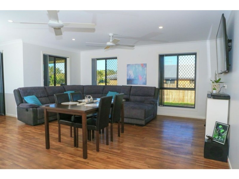 10 Kingfisher Drive, Oakhurst QLD 4650