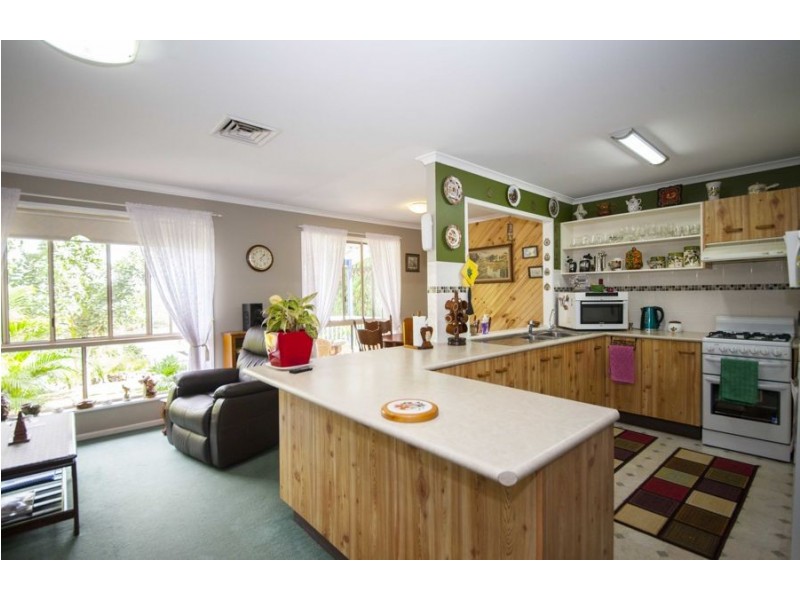 61 Dundas Street, Granville QLD 4650