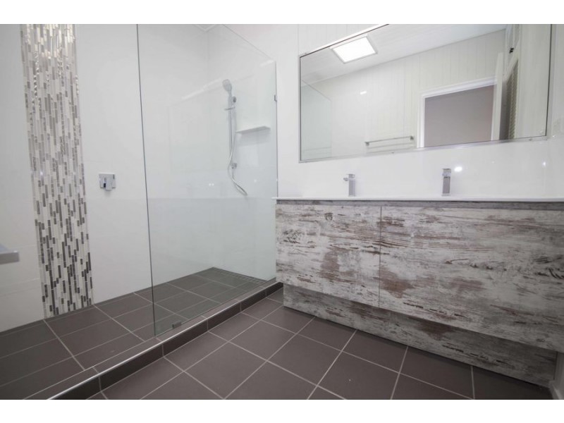 102 Boys Avenue, Maryborough QLD 4650