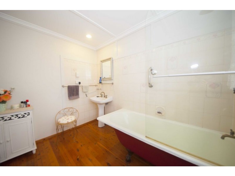 52 Wolseley Street, Granville QLD 4650