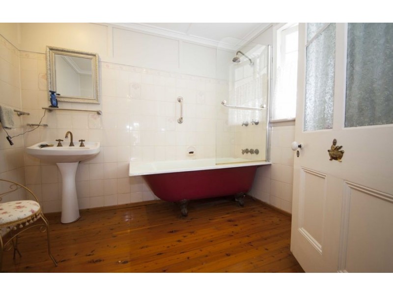 52 Wolseley Street, Granville QLD 4650