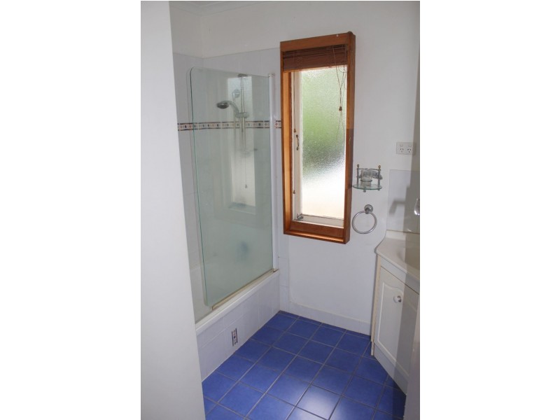 17 Cardigan Street, Granville QLD 4650