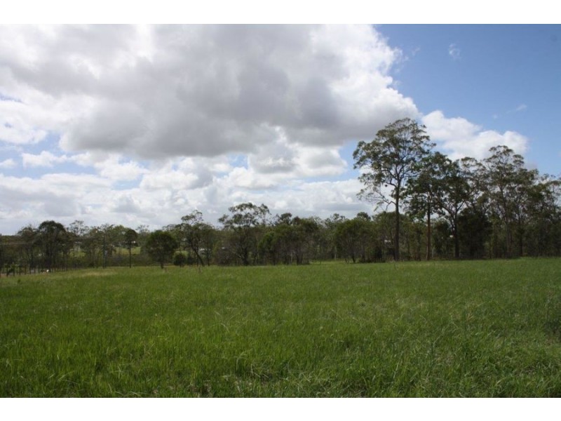 Dunmall Drive, Oakhurst QLD 4650