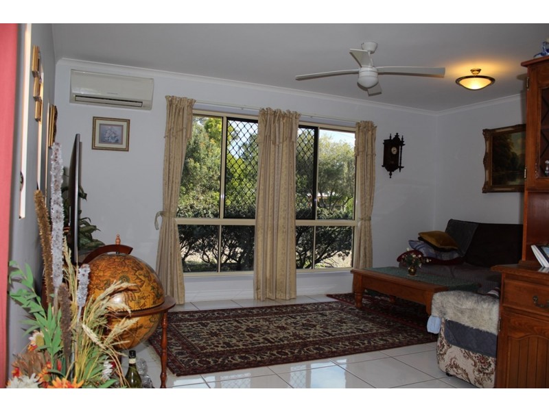 6 Lockett Close, Oakhurst QLD 4650