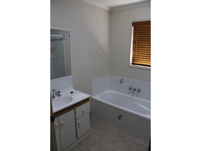 25 Dyson Street, Aldershot QLD 4650