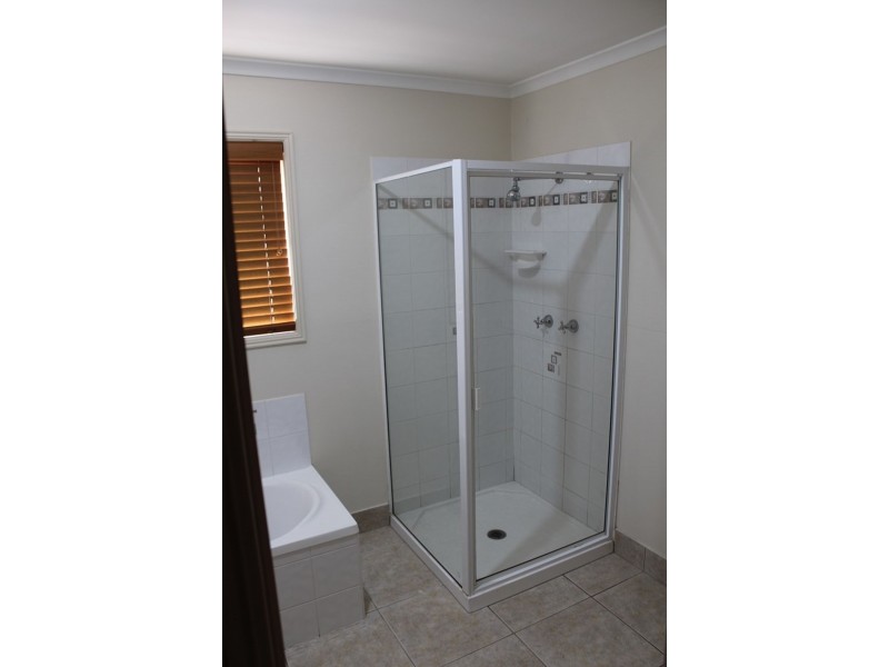 25 Dyson Street, Aldershot QLD 4650