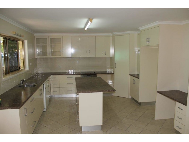 37 Herrenberg Street, Aldershot QLD 4650