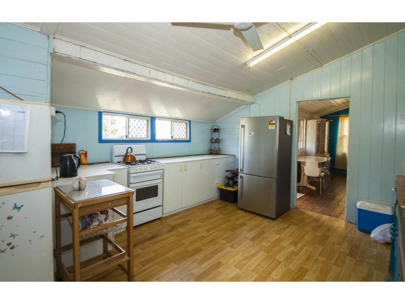 14 Granville Terrace, Granville QLD 4650