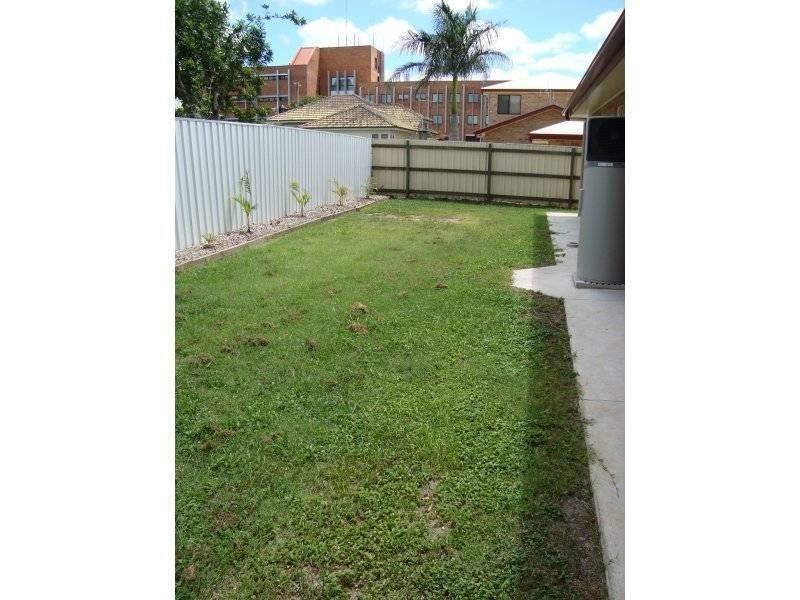 12 New Street, Maryborough QLD 4650